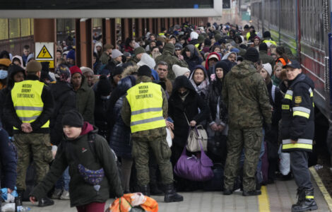 Uprchlíci z Ukrajiny na nádraží v polském Přemyšlu