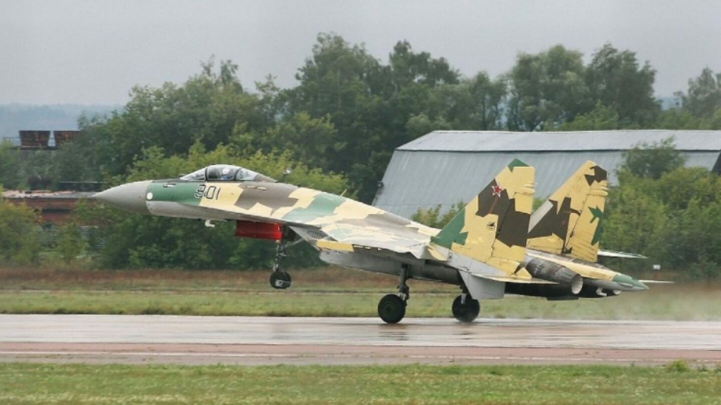První prototyp ruského letadla Su-35 v srpnu 2011