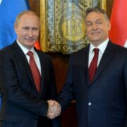 Orbán na rozdíl od ostatních evropských politiků s Putinem stále komunikuje.