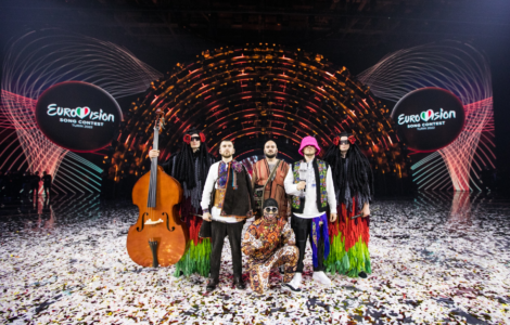 V posledním ročníku Eurovize vyhrála ukrajinská kapela Kalush Orchestra.