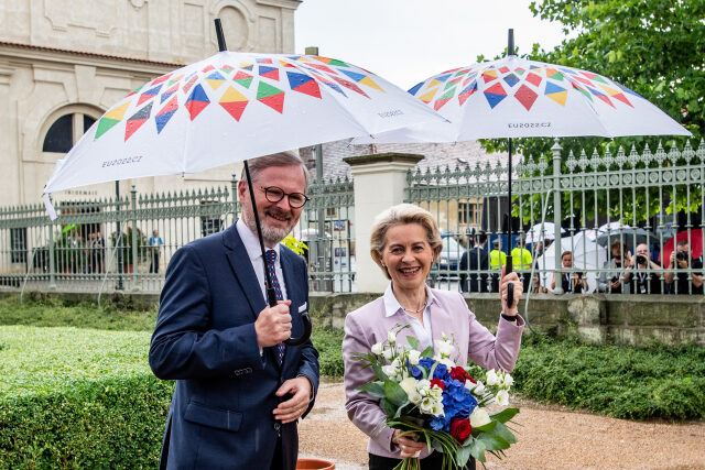 Premiér Petr Fiala (ODS) a předsedkyně Evropské komise Ursula von der Leyenová