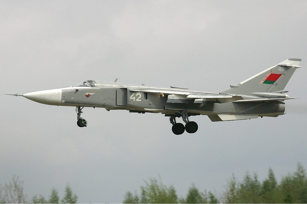 Suchoj Su-24 v barvách běloruského letectva