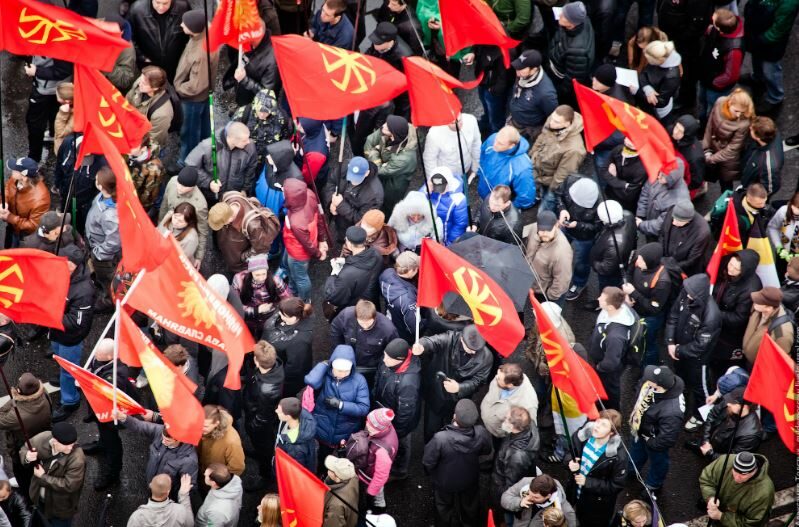 Nacionalistický "Ruský pochod" v roce 2013 v Moskvě.