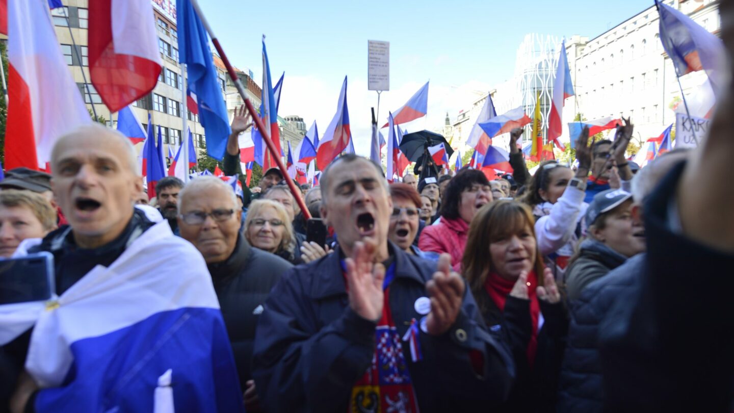 Demonstrace Česká republika na 1. místě na Václavském náměstí v Praze (28. září 2022)