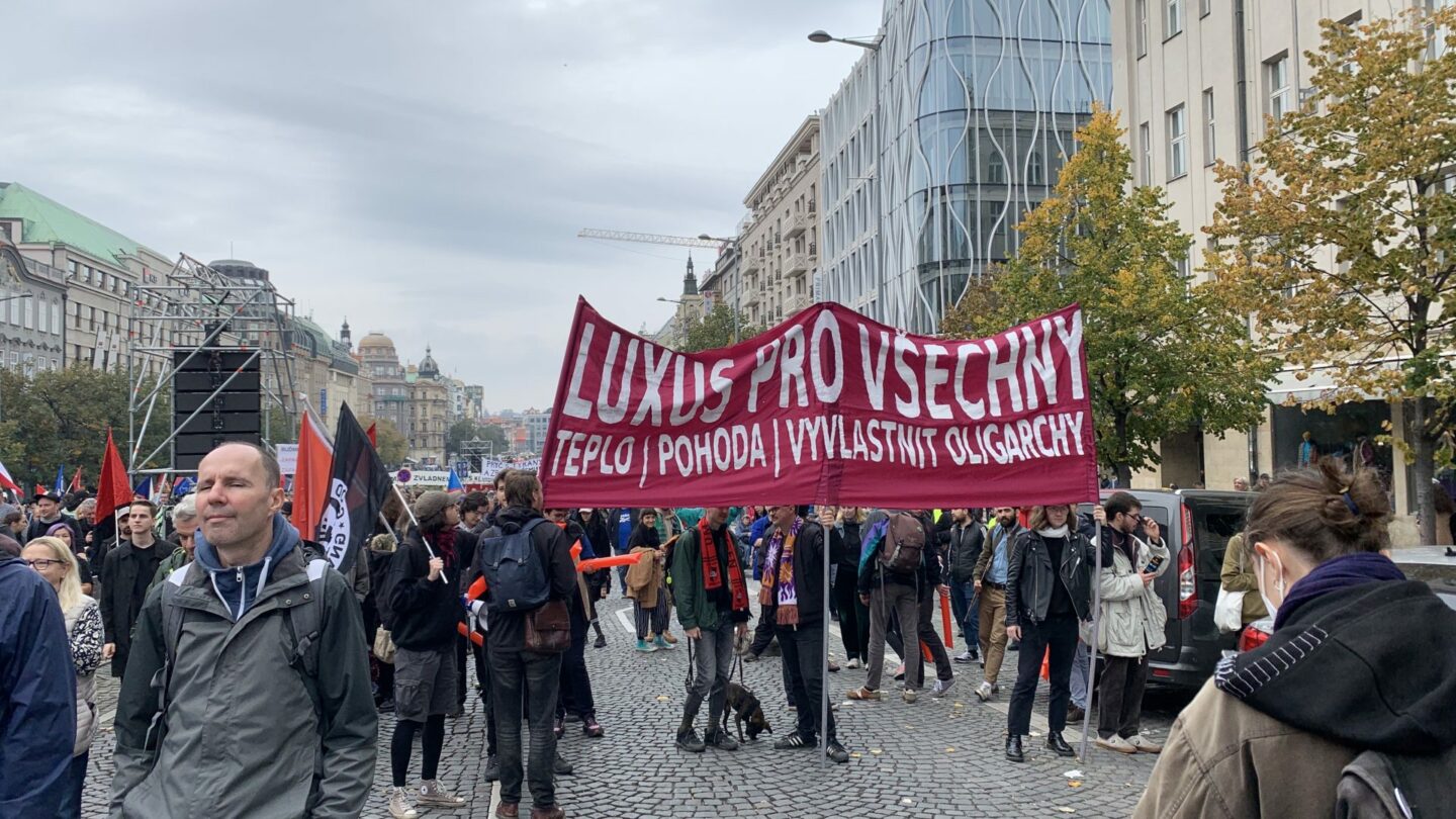 Demonstrace PROTI DRAHOTĚ. Václavské náměstí v Praze, 8. října 