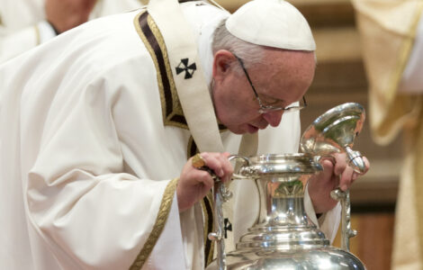 Papež František významně proměňuje praxi katolické církve a vrací ji k evangelním kořenům