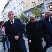 Trojlístek ANO: Andrej Babiš, Alena Schillerová a Karel Havlíček na Národní třídě v Praze.