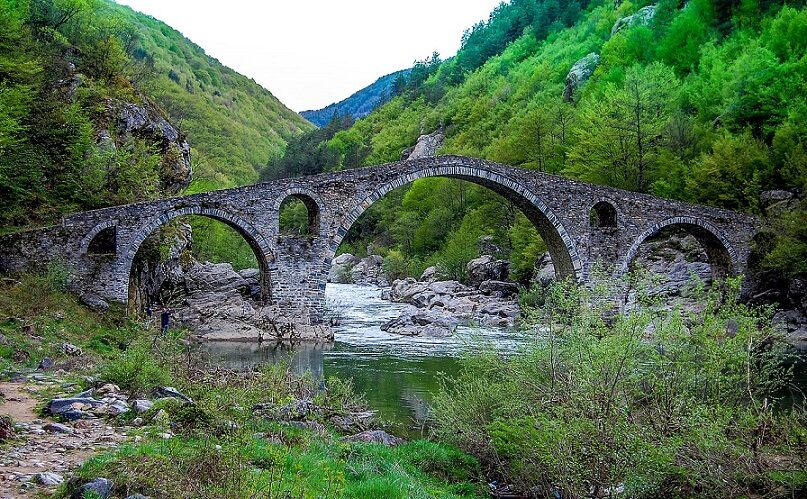 Ďáblův most přes řeku Ardu v bulharském pohoří Rodopy