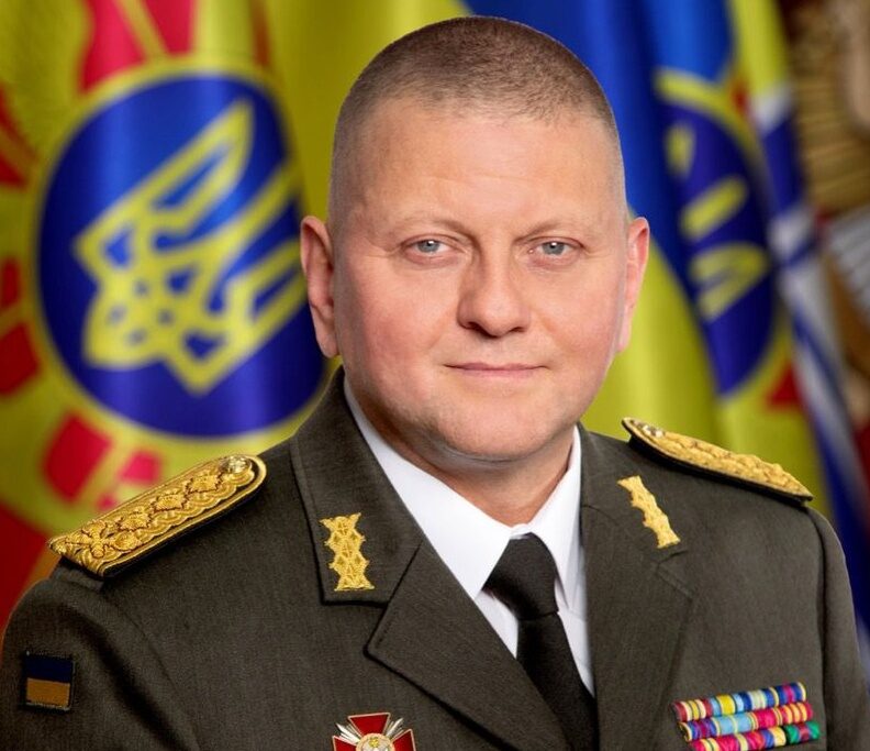 Vrchní ukrajinský velitel Valerij Zalužnyj.