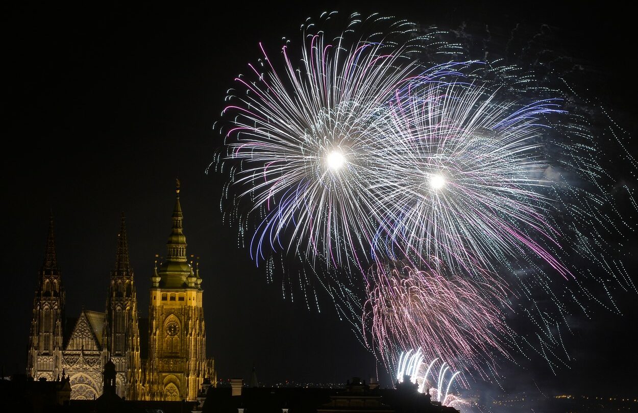 Novoroční ohňostroj 1. ledna 2019 v Praze.