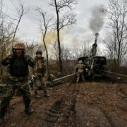 Ukrajinští dělostřelci v akci (ilustrační foto).