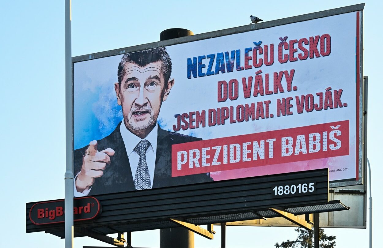 Billboard prezidentského kandidáta Andreje Babiše (ANO)