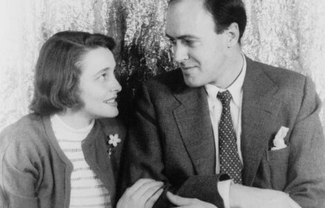 Britský spisovatel Roald Dahl s manželkou Patricií Nealovou (1954)