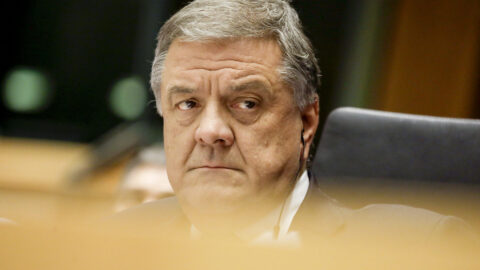 Bývalý italský europoslanec Pier Antonio Panzeri, který byl v prosinci obviněn z korupce a praní špinavých peněz v souvislosti s kauzou spojenou s Katarem a Marokem.