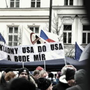 Demonstrace proruských fanoušků Vladimira Putina.