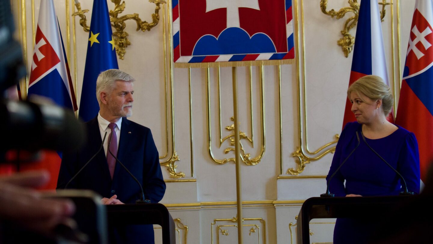 Prezident Petr Pavel a slovenská prezidentka Zuzana Čaputová během tiskové konference