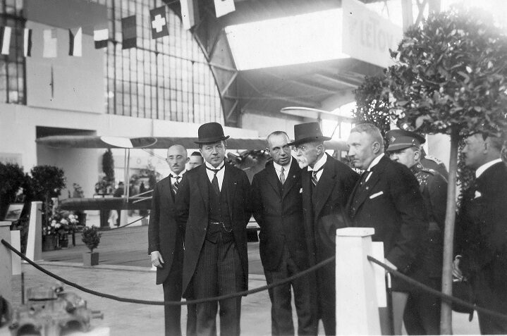 Prezident T. G. Masaryk na výstavě letecké techniky v Praze (1927)
