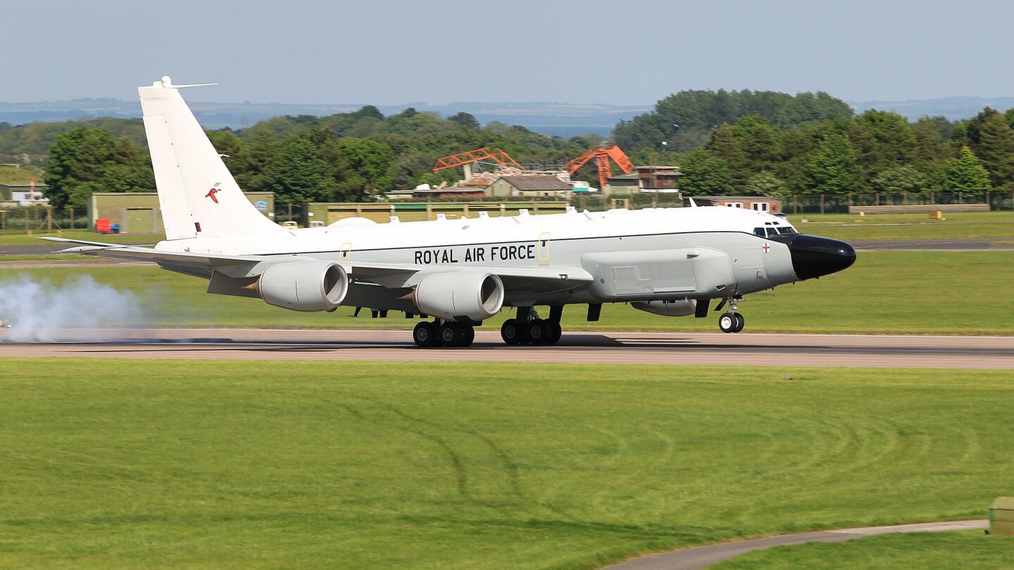Britský průzkumný letoun RC-135 Rivet Joint