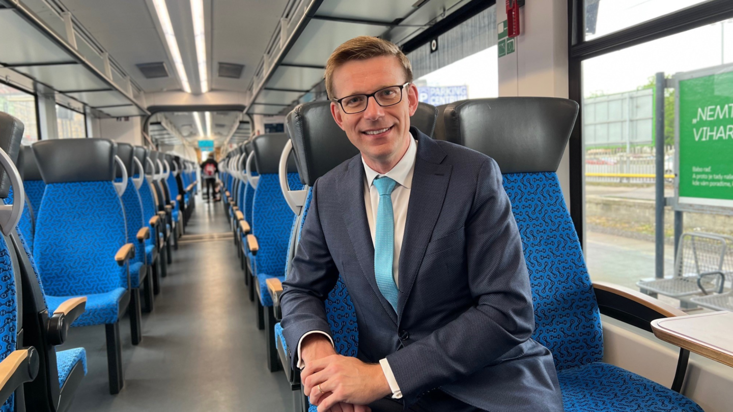 Za první čtvrtletí letošního roku došlo k významnému snížení zpoždění na české železnici, říká ministr dopravy Martin Kupka (ODS).