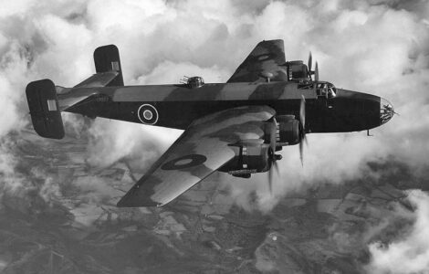 Bombardér Halifax Královského letectva Velké Británie dopravil roku 1944 nad okupované Československo i desanty Spelter a Potash.