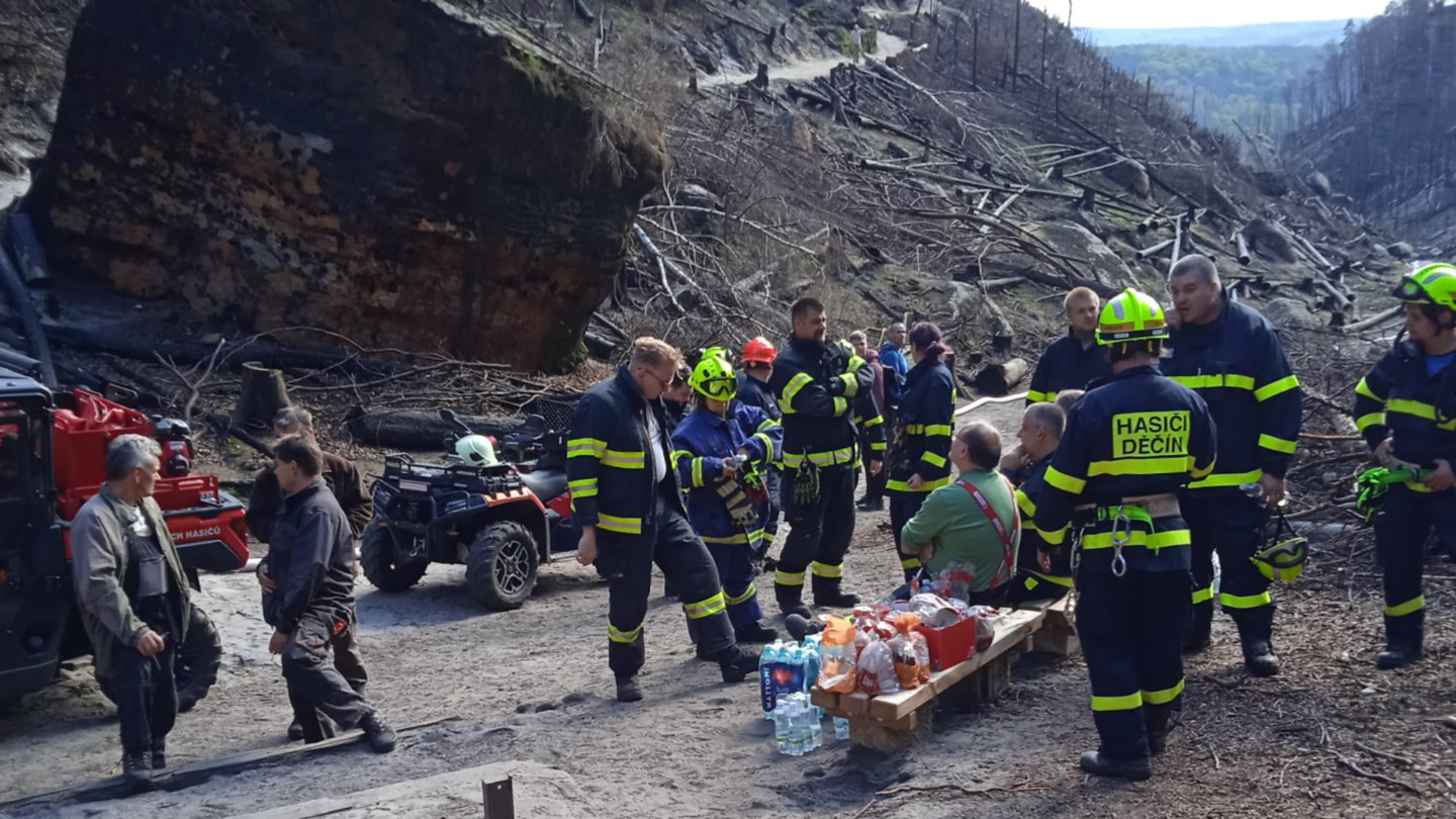 U Pravčické brány v národním parku České Švýcarsko vypukl ve čtvrtek odpoledne požár.