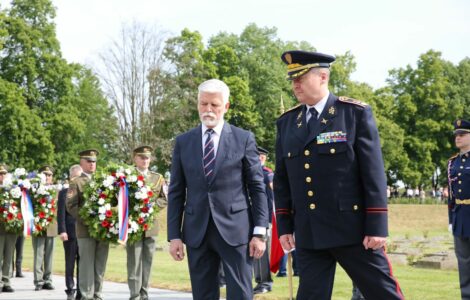 Vzpomínková akce k uctění obětí nacistické perzekuce, konaná u příležitosti 78. výročí osvobození v Terezíně