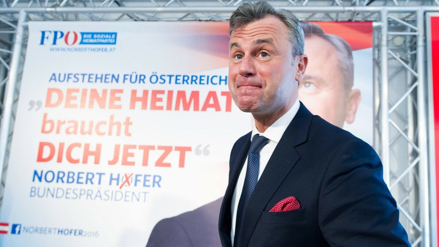 Rakouský prezidentský kandidát Norbert Hofer z pravicově populistické Svobodné strany Rakouska (FPÖ). 