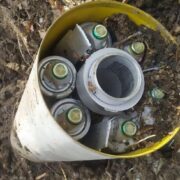 Nevybuchlá ruská kazetová munice v Charkovské oblasti v březnu 2022.