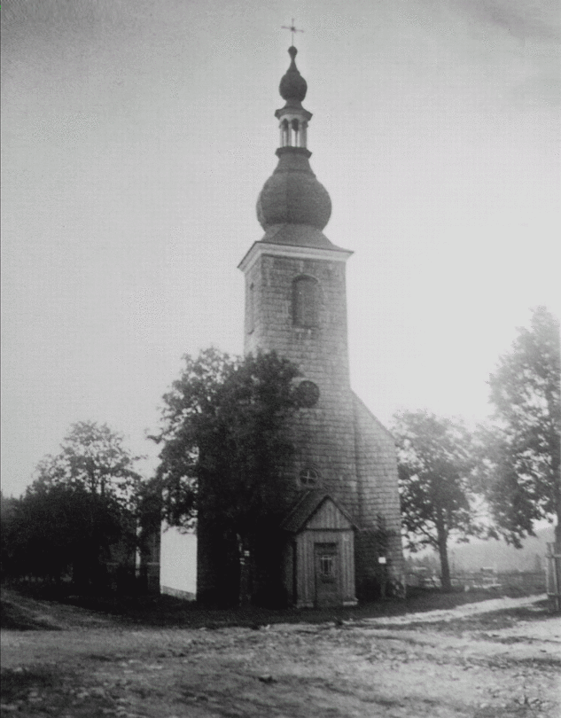 Kostel v Hůrce zasvěcený svatému Vincenci Ferrerskému, který nechal postavit Ignác Hafenbrändl v roce 1789. Fotografie vznikla okolo roku 1930.