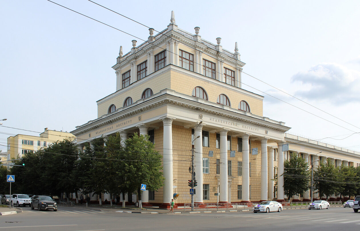 Lékařská akademie v Ivanovu Nazarenkovou propustila z práce.