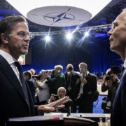 Jens Stoltenberg (vpravo) a Mark Rutte na summitu Aliance ve Vilniusu