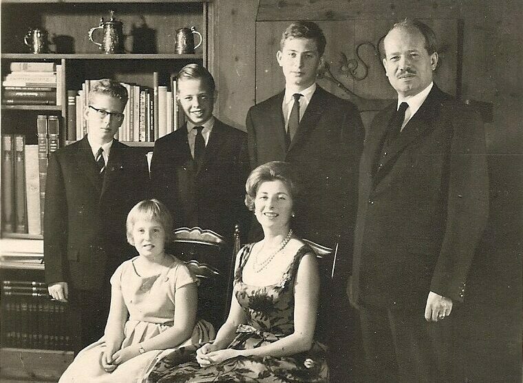 Knížecí rodina na fotografii z roku 1955. 