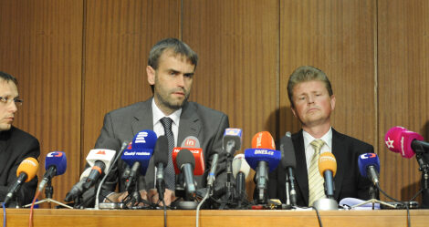 Petr Šereda, Robert Šlachta, Ivo Ištvan a Pavel Komár na tiskové konferenci 14. 6. 2013