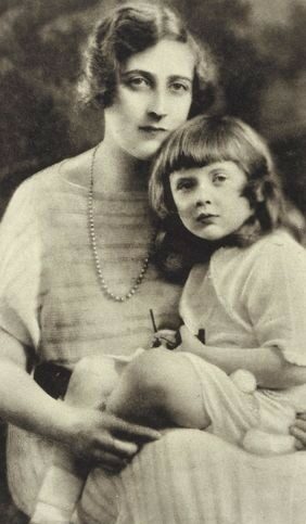 Agatha se svou dcerkou Rosalind.