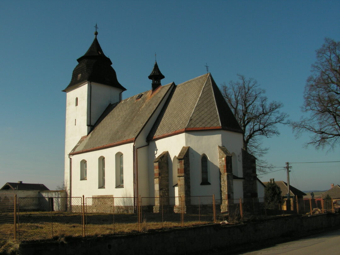 Kostel Nanebevzetí Panny Marie v obci Číhošť, místo, kde podle svědků došlo k zázraku. 