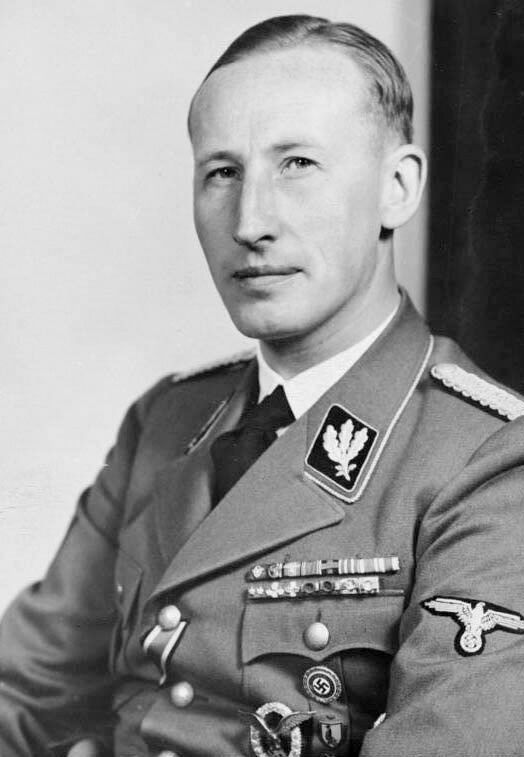 Zastupující říšský protektor Reinhard Heydrich nazval Čechy smějícími se bestiemi.