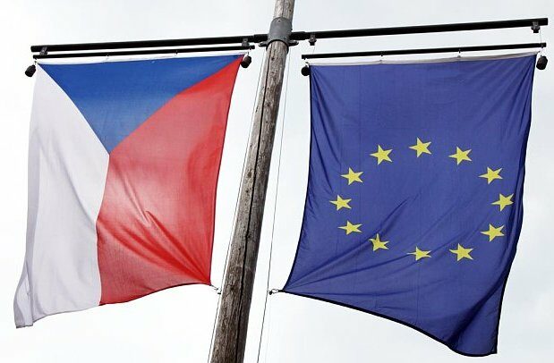 Česká a evropská vlajka