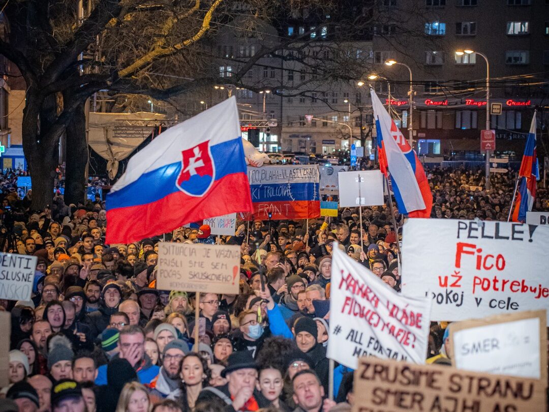 Protivládní protest v Bratislavě