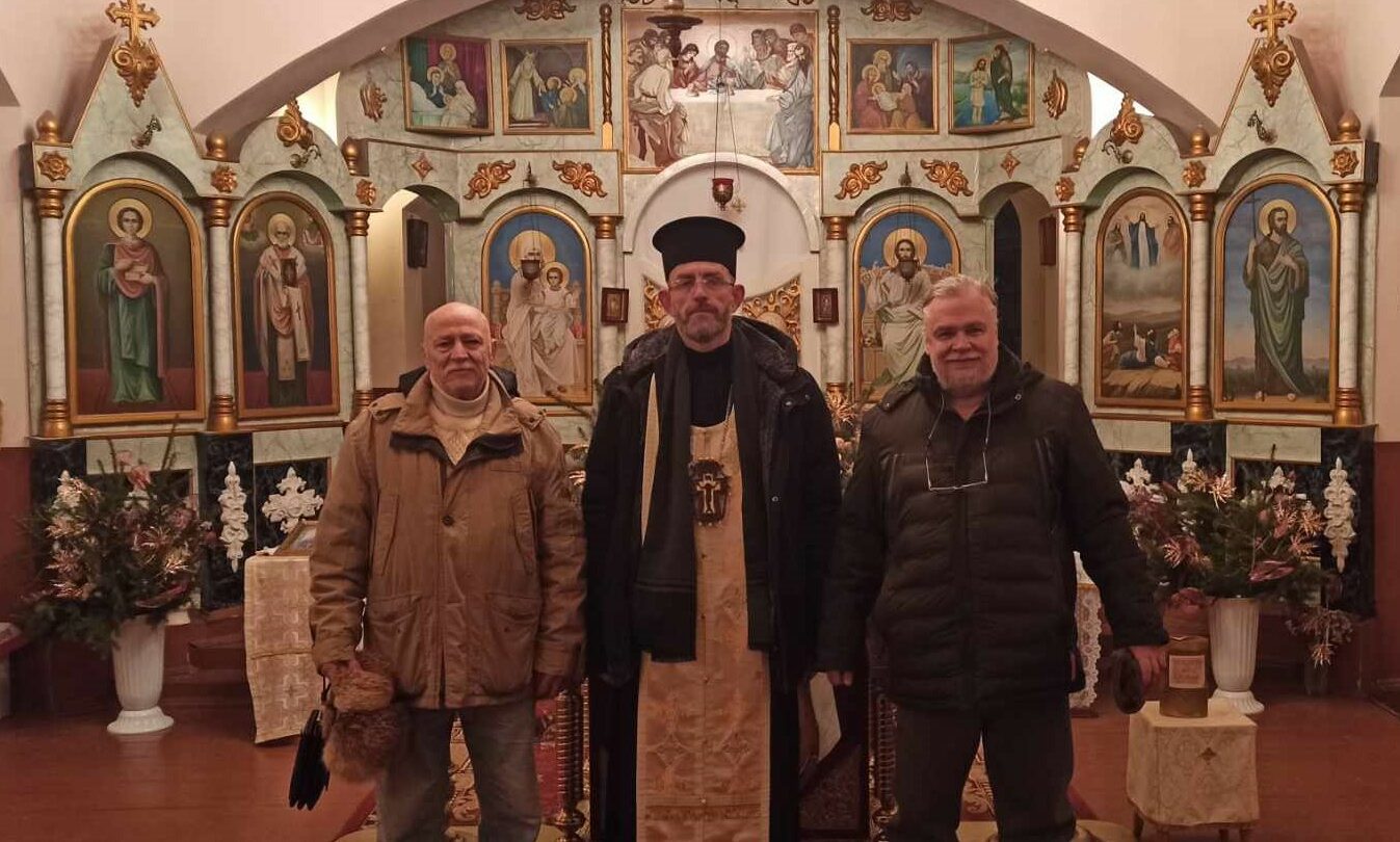 Ukrajinský pravoslavný kněz Volodymyr Koskin působil dříve v Mariupolu, odkud i s rodinou uprchnul před Rusy.