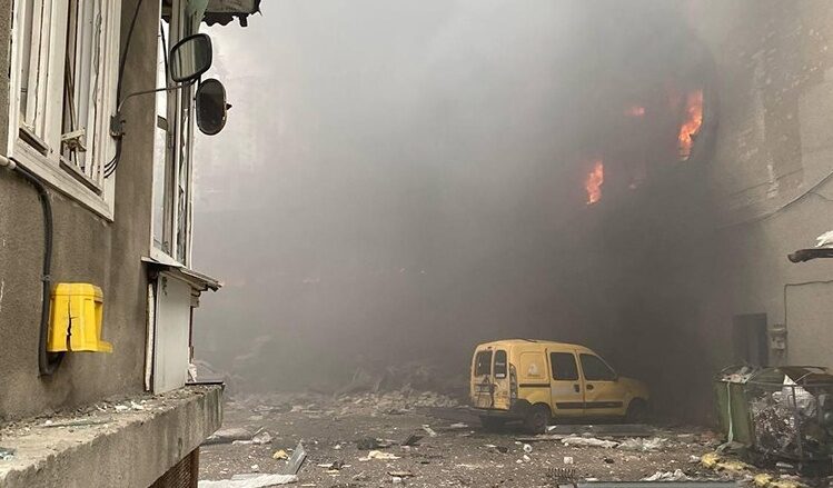 Následky ruského útoku v Kyjevě.