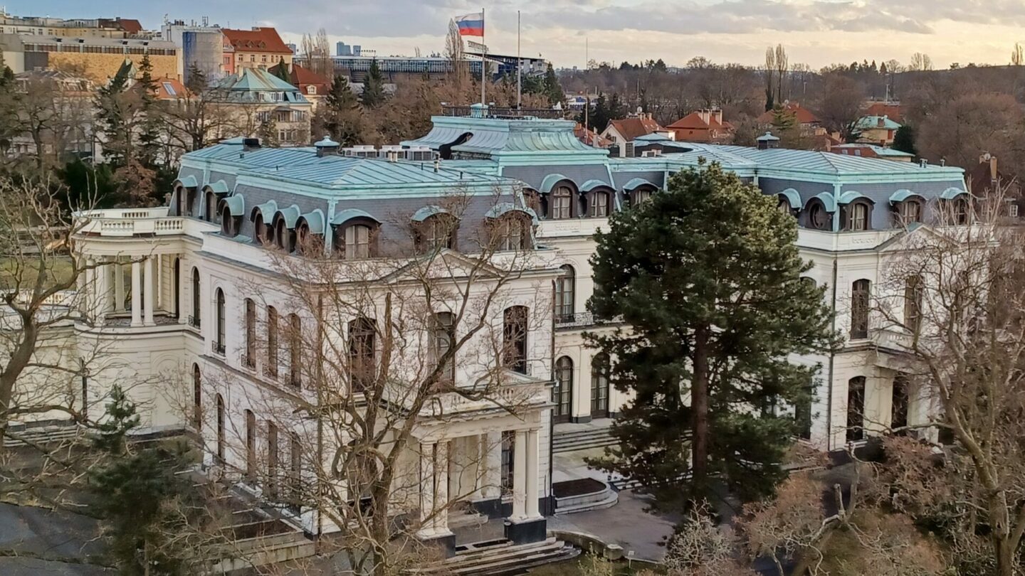 Bývalá vila Bedřicha Petschka, sídlo ruského velvyslanectví