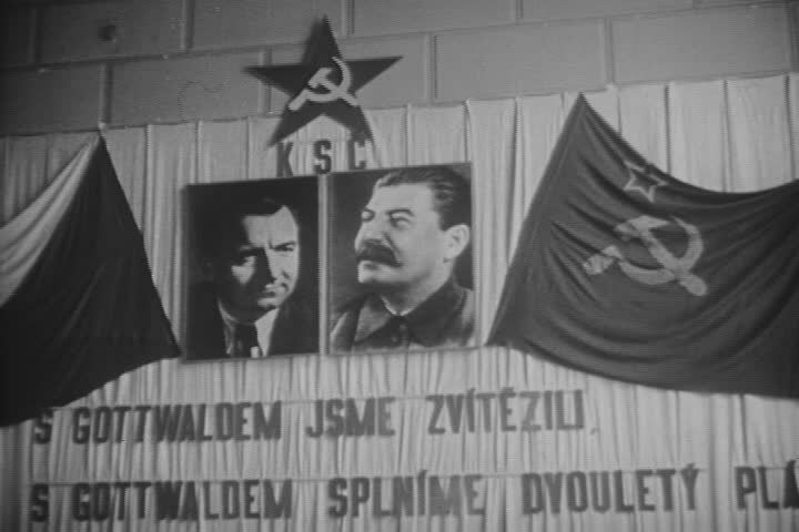 Portrét Klementa Gottwalda a Josifa Vissarionoviče Stalina oslavující jmenování Gottwalda premiérem.