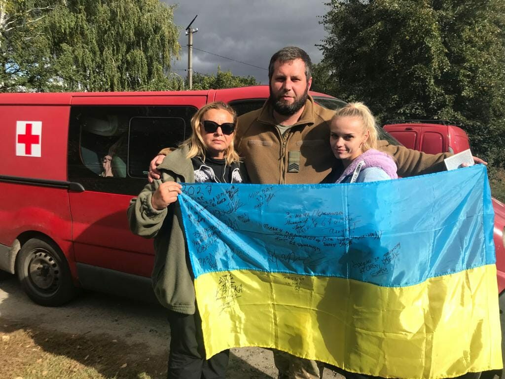 Ludmila Doutlíková (vlevo) se jako dobrovolnice angažuje v dobročinném spolku Člověčina, který pomáhá Ukrajině.