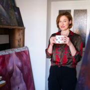 Výtvarnice Linda Glanc ve svém atelieru na pražském Břevnově.