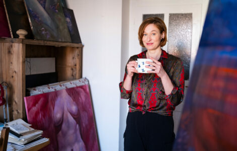 Výtvarnice Linda Glanc ve svém atelieru na pražském Břevnově.