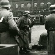 Vyjednávání s Němci před Národním muzeem dne 5. května 1945.