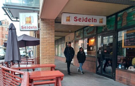 Restaurace v ulici Andra Långgatan ve švédském Göteborgu, která se v červenci 2023 stala terčem bombového útoku.