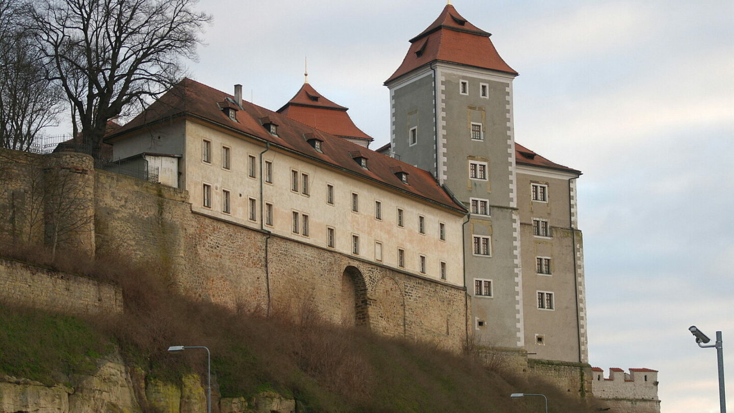 V Mladé Boleslavi žije přibližně 45 tisíc obyvatel a je tak počtem obyvatel po Kladně druhým největším městem Středočeského kraje. Na snímku místní hrad. 