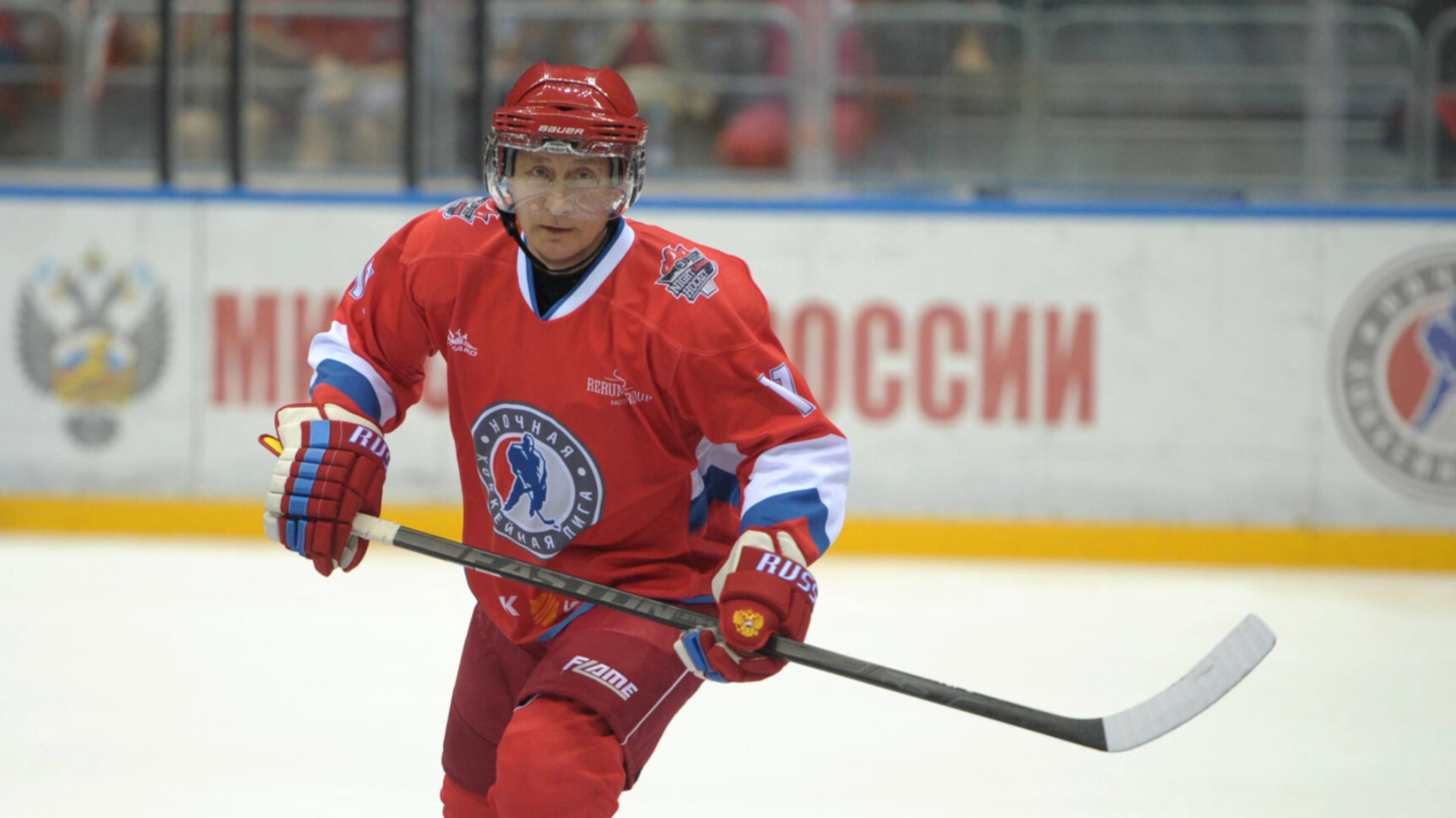 Ruský prezident Vladimír Putin je vášnivý hokejista.