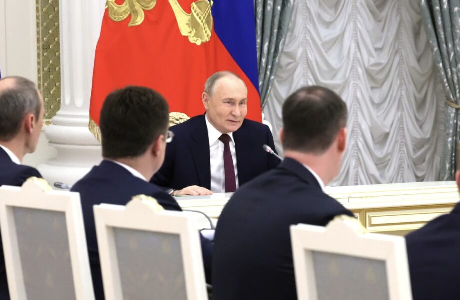 Ruský prezident Vladimir Putin během prvního jednání s novou vládou 14. května 2024.